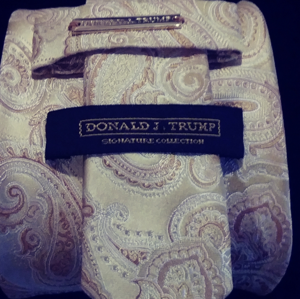 DONALD TRUMP TIE